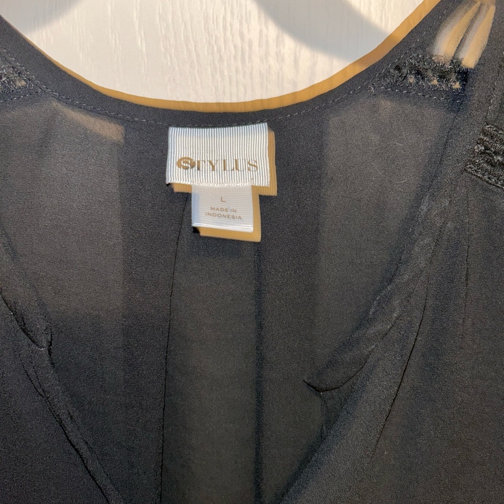 STYLUS Elegant Black Sleeveless Blouse